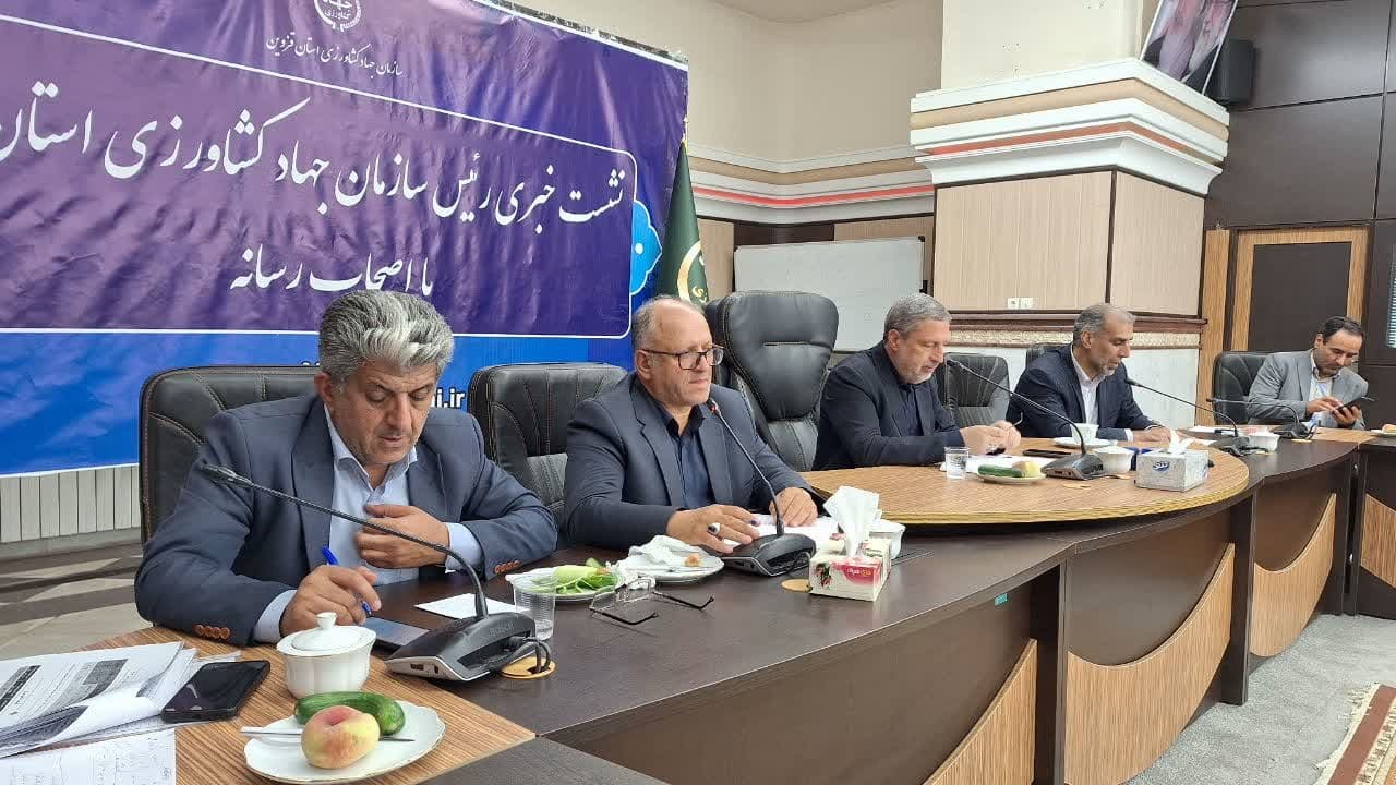 خبرنگاران با ارائه تحلیل های کارشناسی به تصمیم گیری در بخش کشاورزی مشارکت کنند