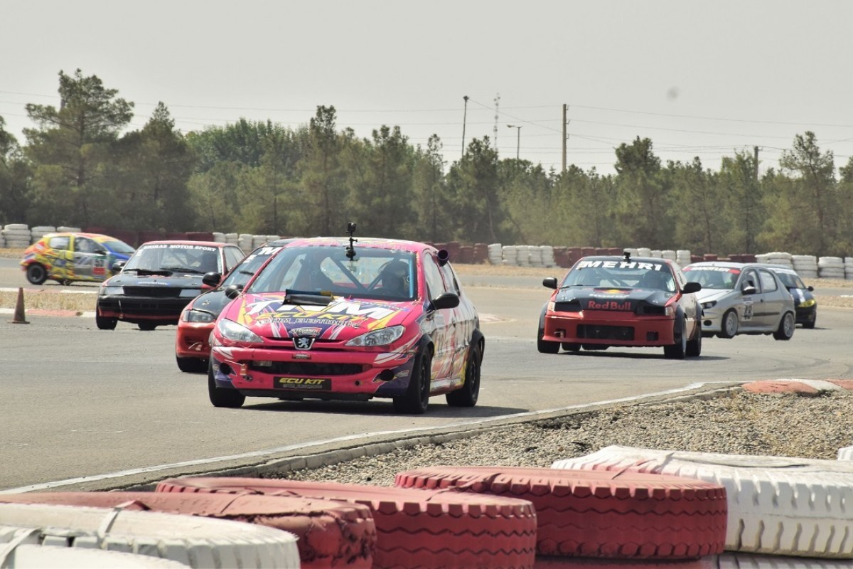 7 هزار ورزشکار بیمه شده در رشته اتومبیلرانی و موتورسواری فعالیت می کنند 7 هزار ورزشکار بیمه شده در رشته اتومبیلرانی و موتورسواری فعالیت می کنند