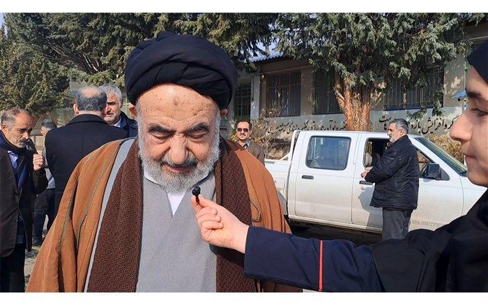 حجت الاسلام حسینی/ عالم روحانی از جنس مردم