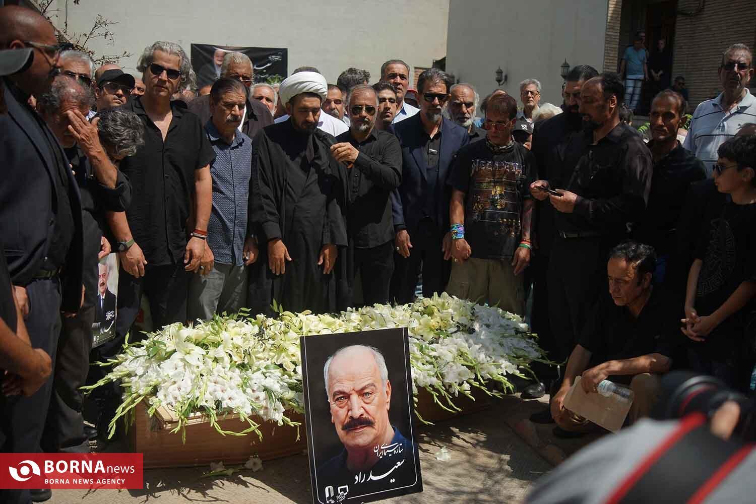 مراسم تشییع پیکر «سعید راد»/ ستارهای که عشقش دوربین و نفسش پرسپولیس بود مراسم تشییع پیکر «سعید راد»/ ستارهای که عشقش دوربین و نفسش پرسپولیس بود