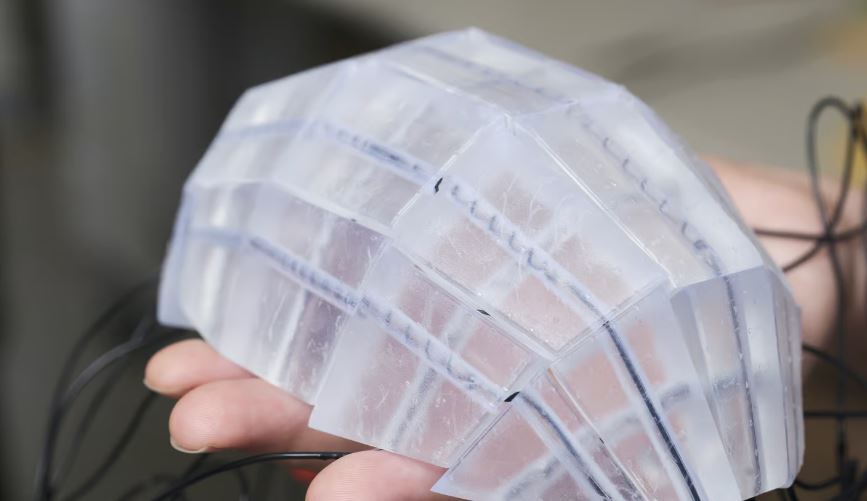 پنگولین‌ها پارچه رباتیک را را به بشر هدیه می‌دهند+فیلم