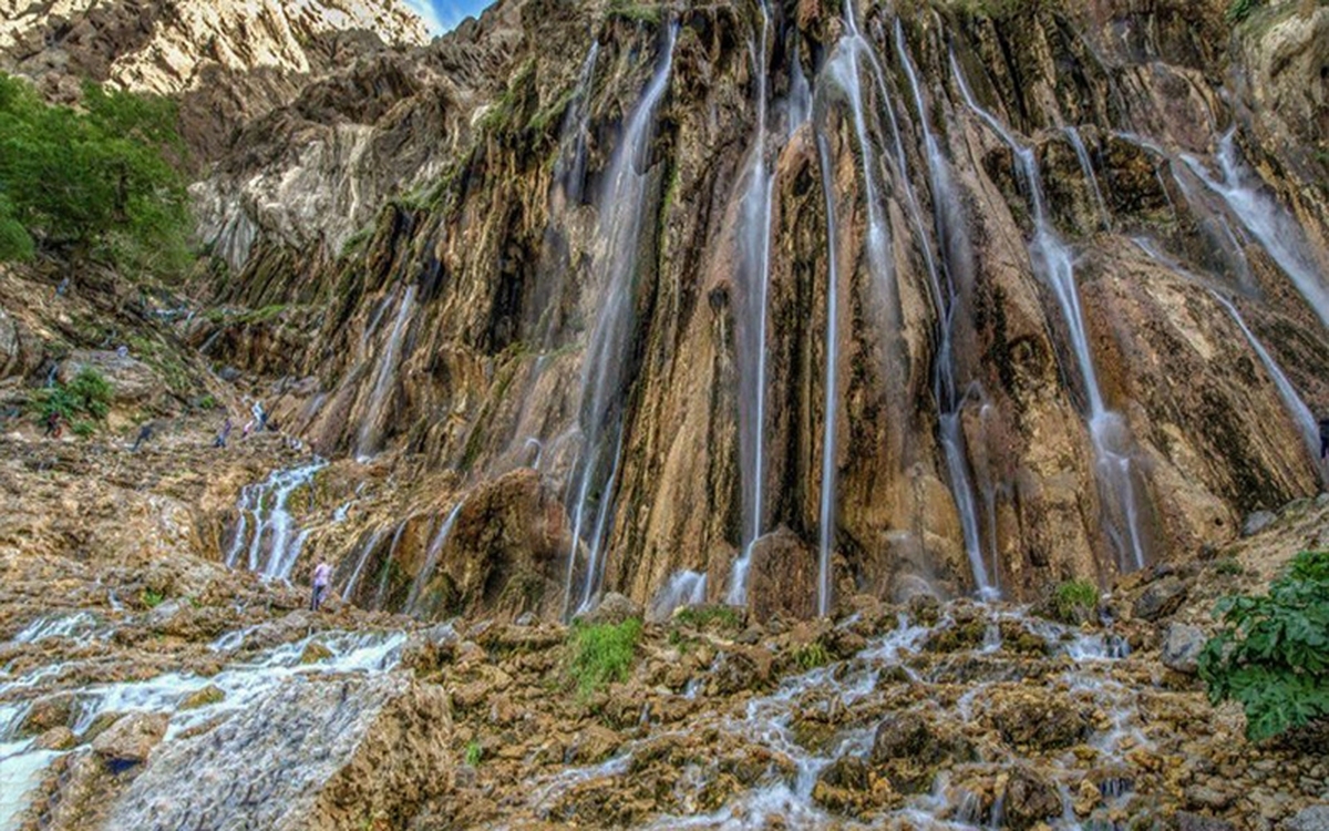 آبشار مارگون سپیدان/چشمه های بر فراز کوه