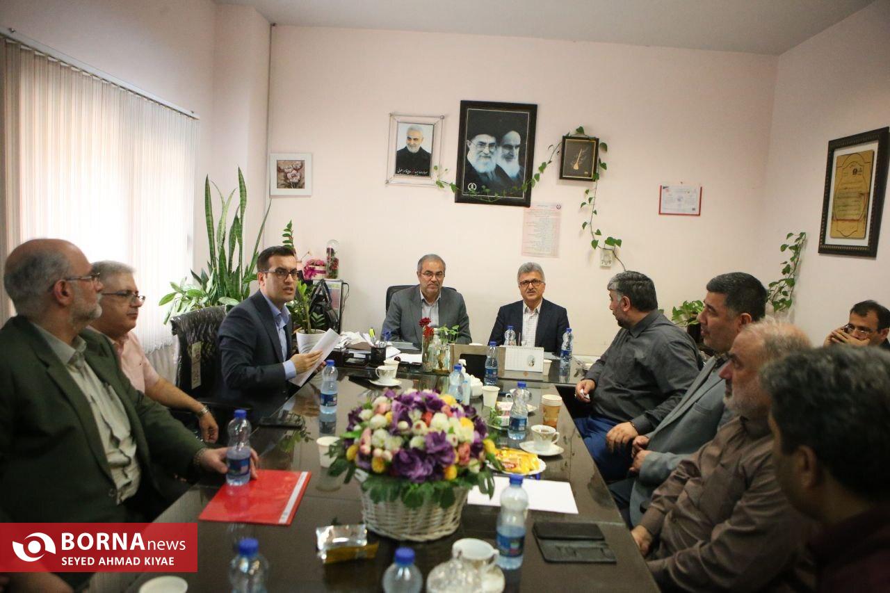 حضور میدانی رئیس دانشگاه علوم پزشکی گیلان در پی قطعی برق در بیمارستان پیروز حضور میدانی رئیس دانشگاه علوم پزشکی گیلان در پی قطعی برق در بیمارستان پیروز