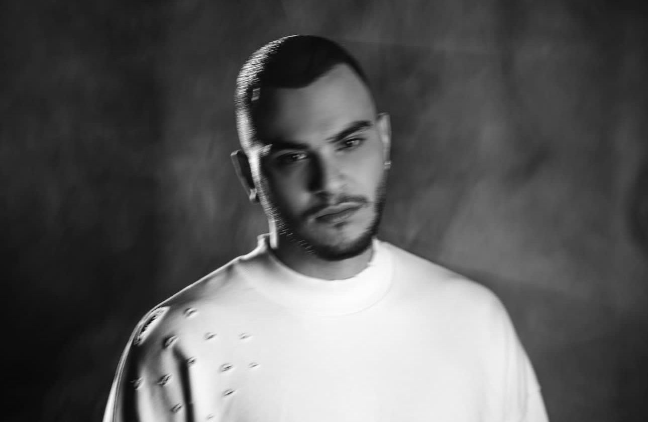 زندگی رپر معروف به صحنه نمایش رسید/ «خماری» با رگه‌هایی از زندگی «مهیار»