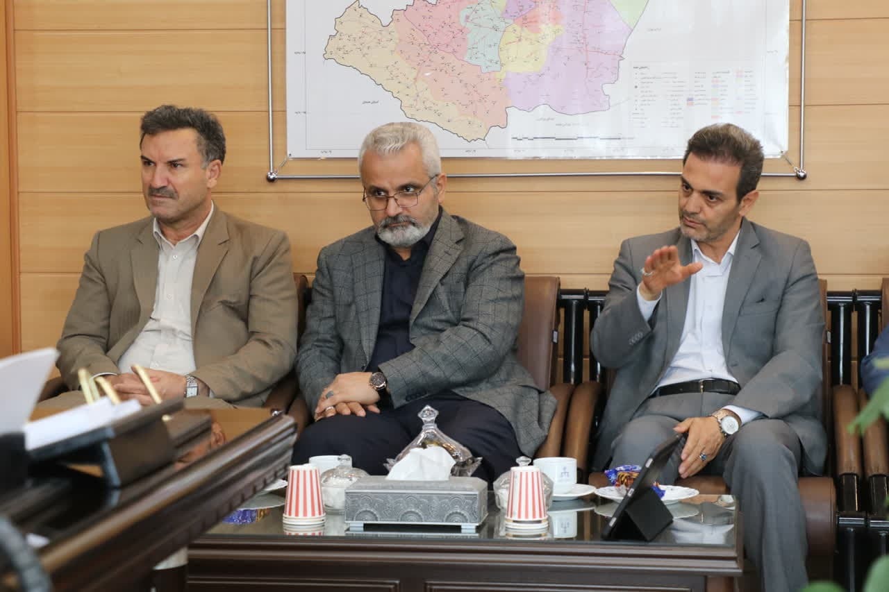 نشست صمیمانه مدیران ارشد صنعت آب و برق استان قزوین با رئیس کل دادگستری