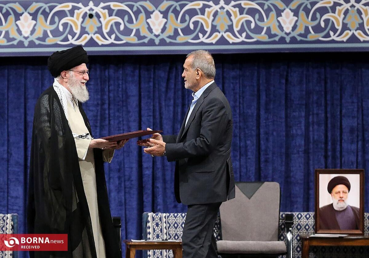 رهبر انقلاب پزشکیان را به عنوان ریاست جمهوری اسلامی ایران منصوب کردند