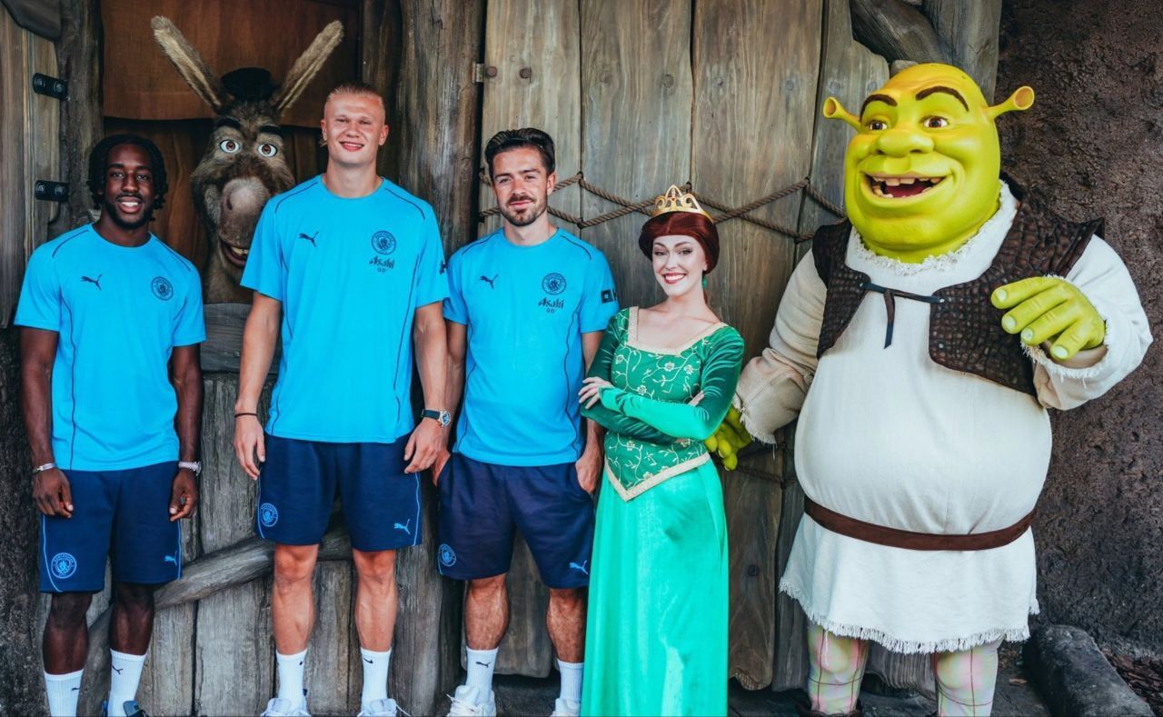 قاب یادگاری بازیکنان منچسترسیتی با شرک!