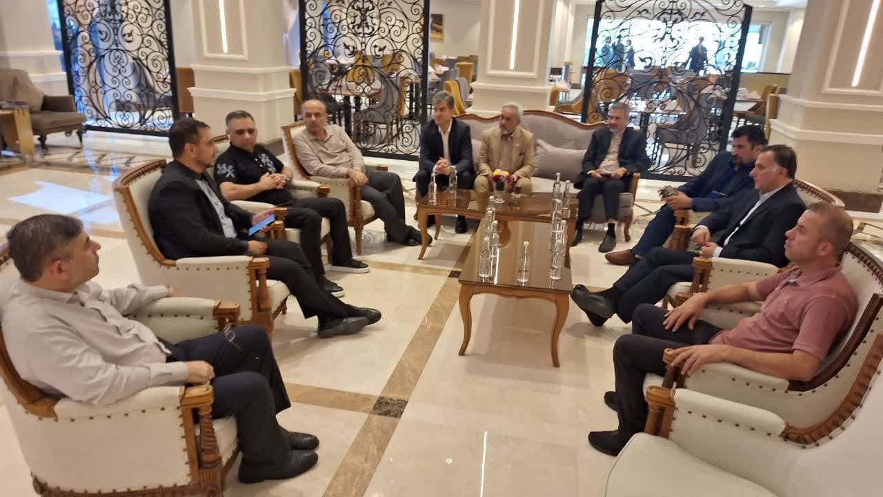 جمعی از مسئولان کشوری برای افتتاح نمایشگاه توانمندی های صادراتی استان قزوین وارد اربیل شدند 