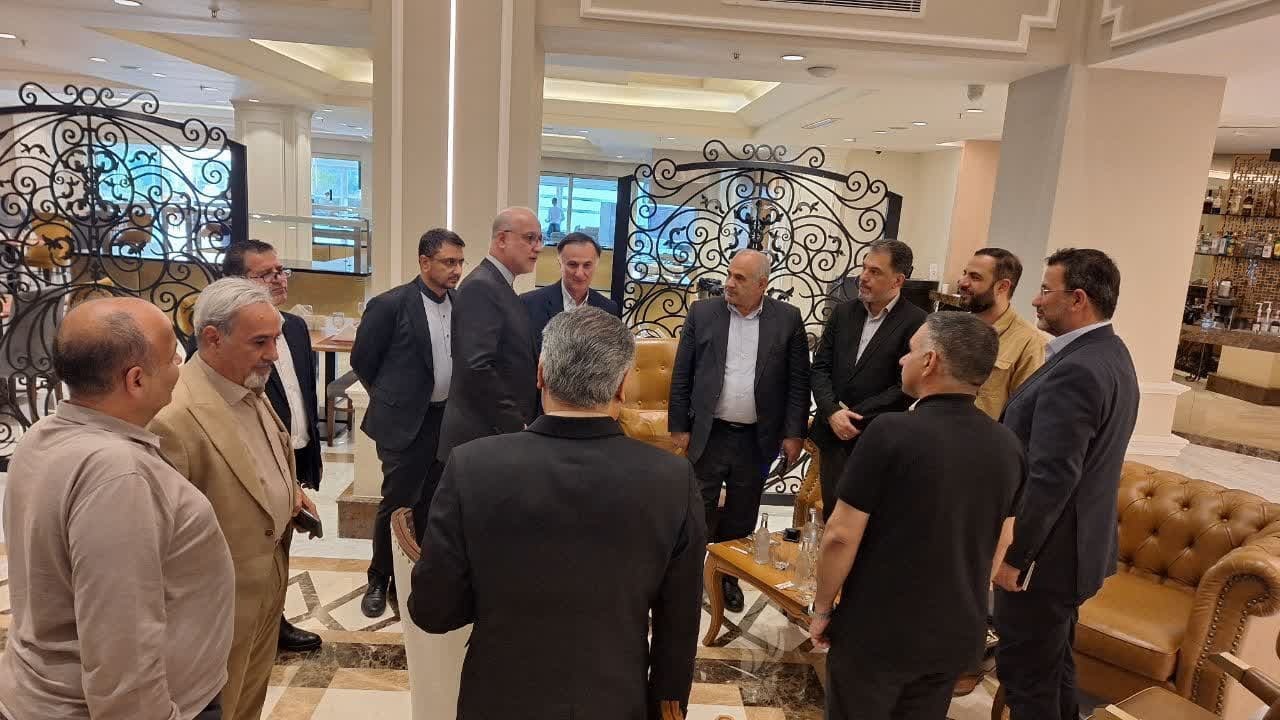 جمعی از مسئولان کشوری برای افتتاح نمایشگاه توانمندی های صادراتی استان قزوین وارد اربیل شدند 