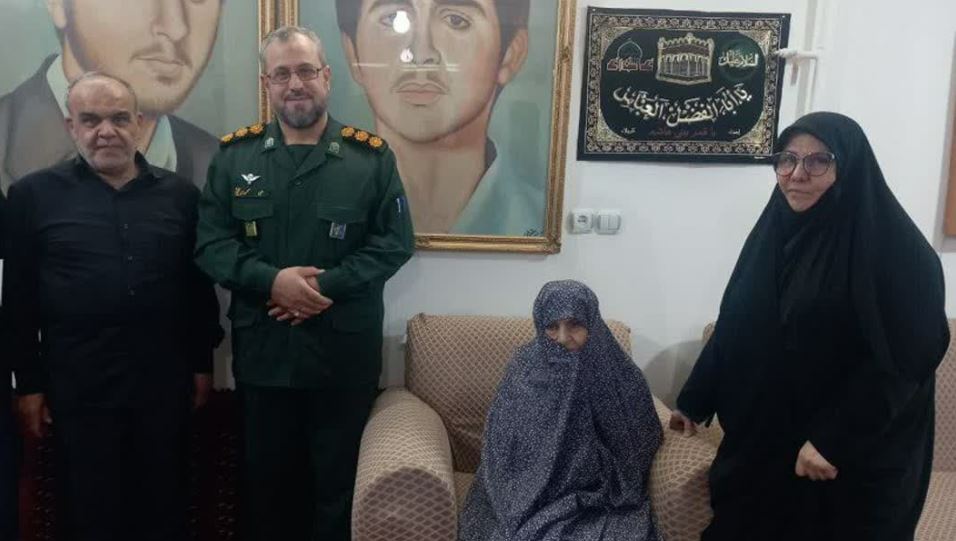 پدران و مادران شهدا سرچشمه انوار الهی هستند پدران و مادران شهدا سرچشمه انوار الهی هستند