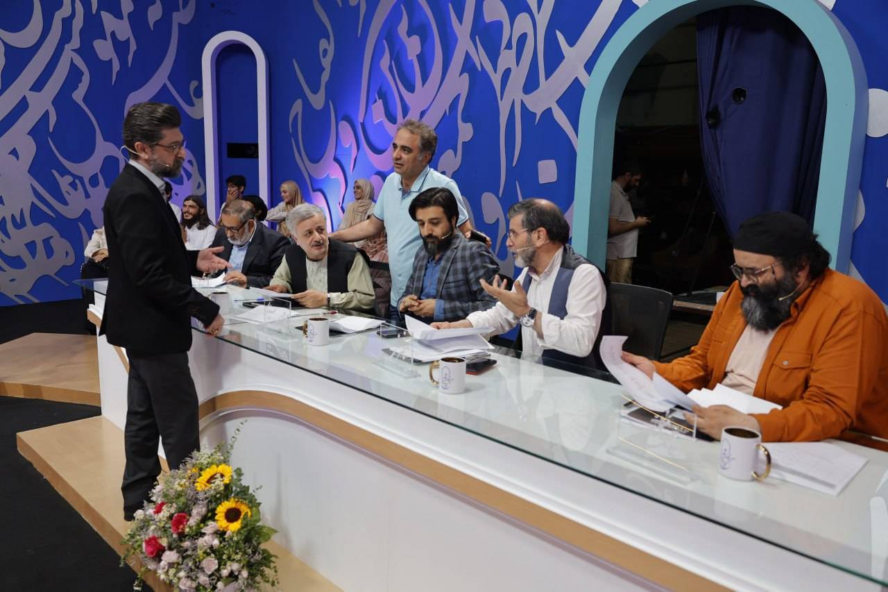 «سرزمین شعر» با اجرای امیرحسین مدرس روی آنتن می‌رود + تصاویر پشت صحنه