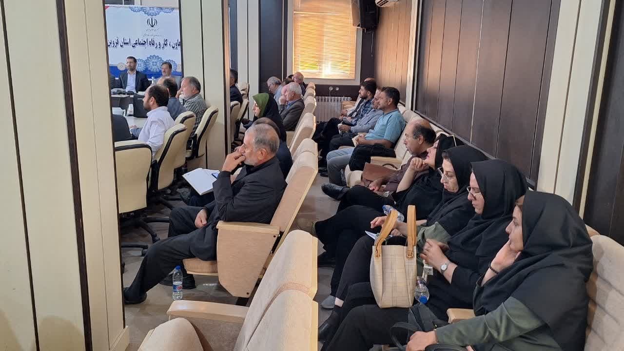 تعاونی ها بایستی به رونق و جایگاه شاخص خود در دهه هشتاد بازگردند تعاونی ها بایستی به رونق و جایگاه شاخص خود در دهه هشتاد بازگردند