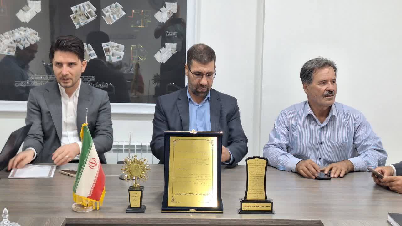 مدیرکل کار استان قزوین از پروژه ۴۴۲ واحدی مسکن ملاصدرا بازدید کرد