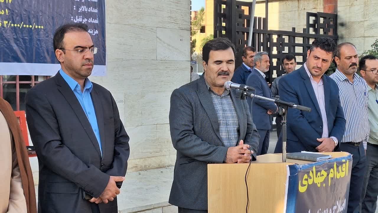 اقدام جهادی اصلاح و بهینه سازی فیدر ۲۰ کیلو ولت کوره ملی در شهر شال آغاز شد 