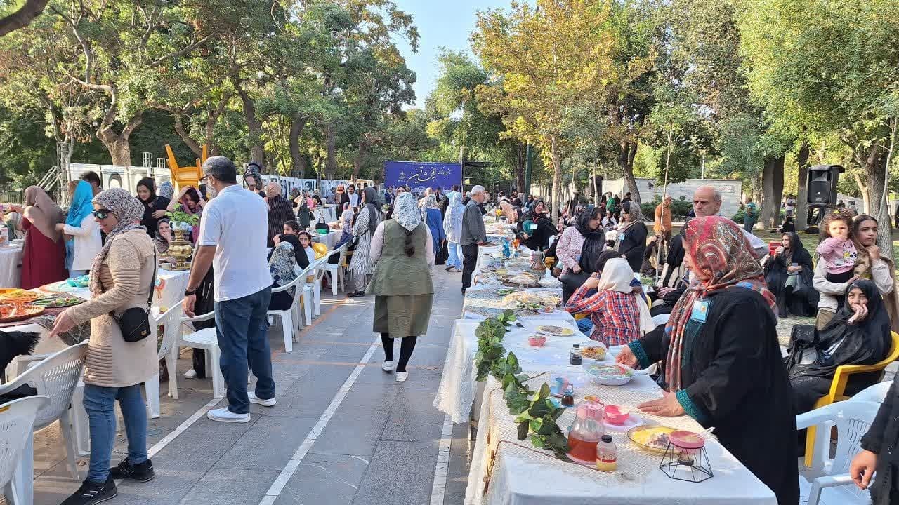 هفته فرهنگی قزوین به ایستگاه جشنواره غذا رسید