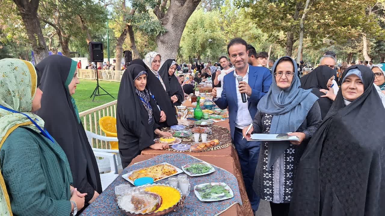 هفته فرهنگی قزوین به ایستگاه جشنواره غذا رسید