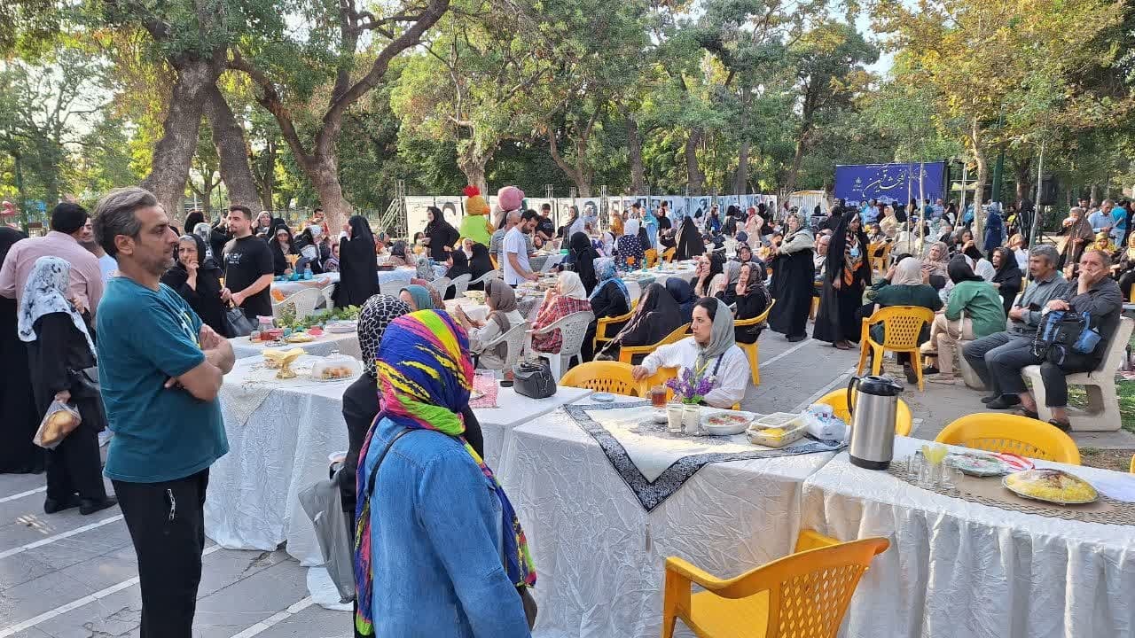 هفته فرهنگی قزوین به ایستگاه جشنواره غذا رسید