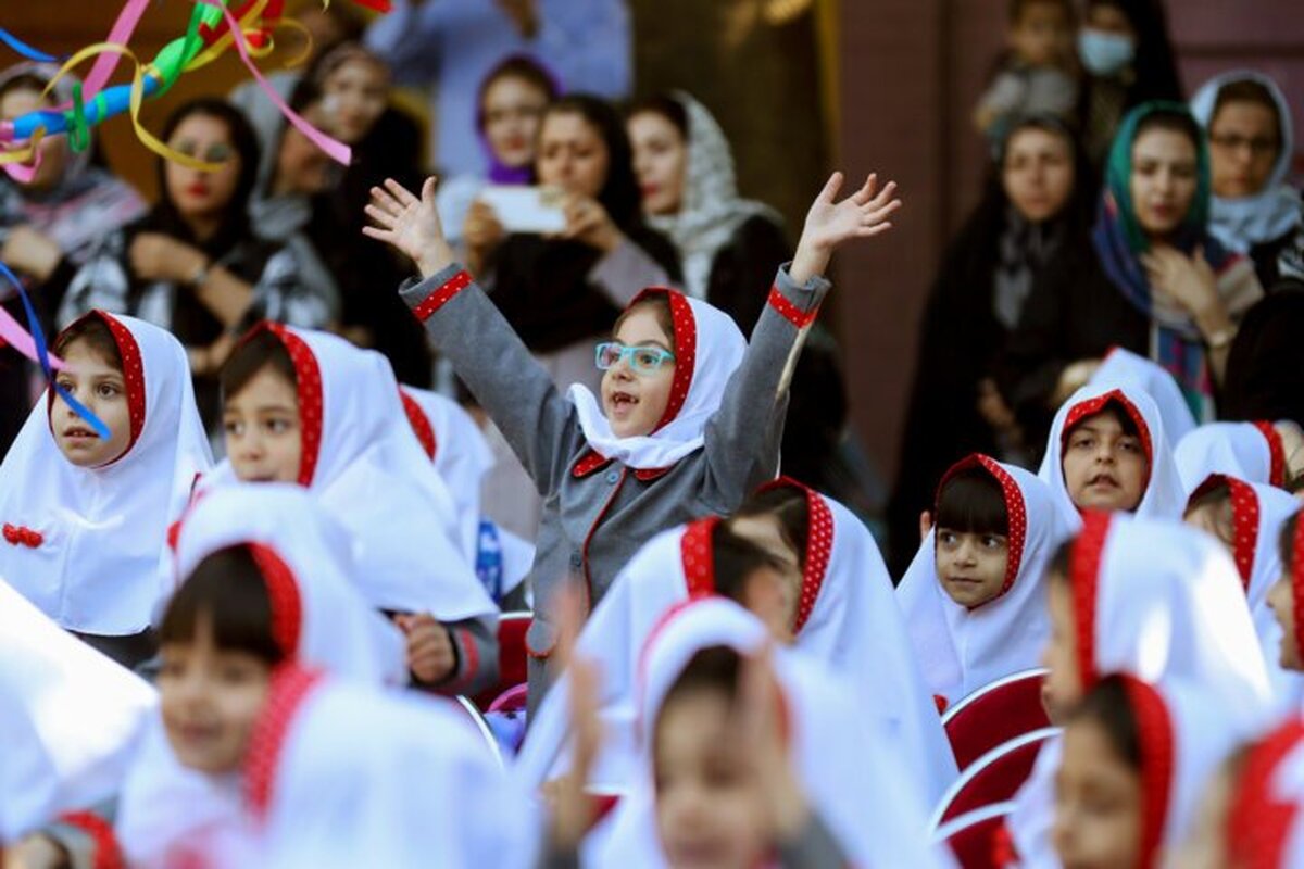 رئیس آموزش و پرورش ساوه:
۵۲ هزار دانش آموز ساوجی آغاز سال تحصیلی را جشن می‌گیرند