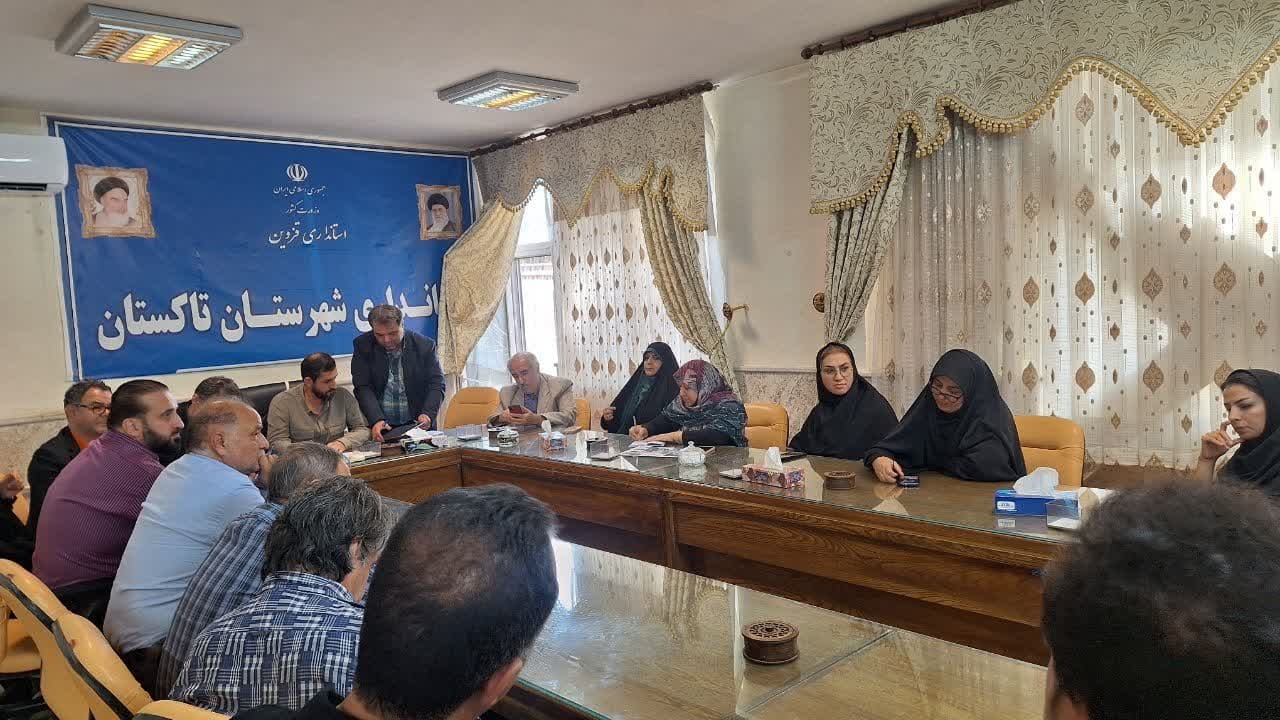 جشنواره انگور تاکستان با اجرای برنامه های متنوع فرهنگی و سنتی برگزار می شود