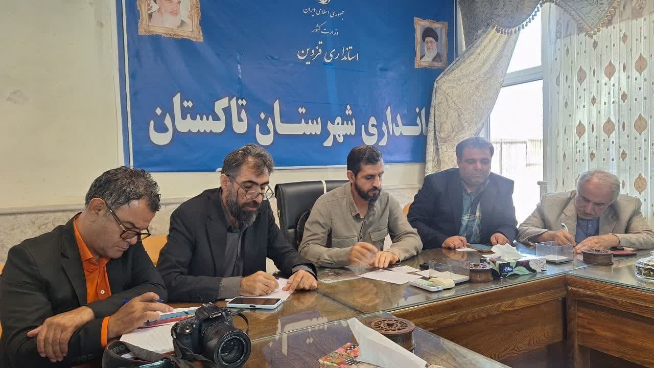 جشنواره انگور تاکستان با اجرای برنامه های متنوع فرهنگی و سنتی برگزار می شود