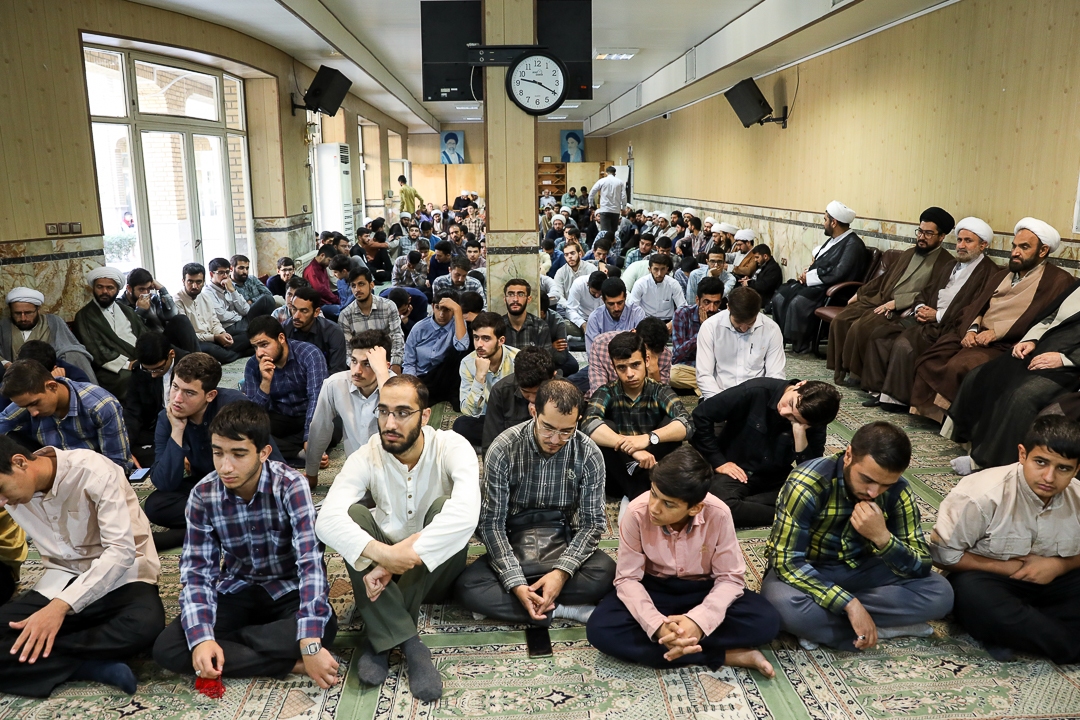 تیجه تبلیغ صحیح، گرایش مردم به دین است