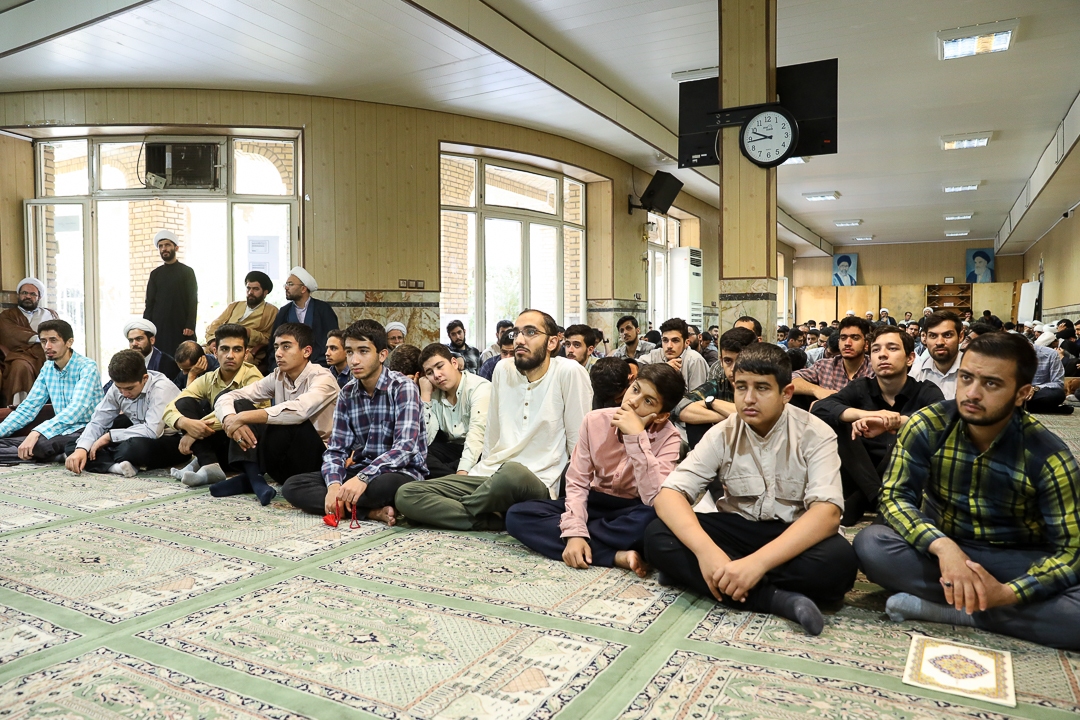 تیجه تبلیغ صحیح، گرایش مردم به دین است