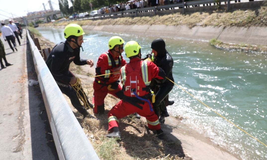 برگزاری مانور تخصصی نجات غریق در تاسیسات آبی شرکت آب منطقه ای قزوین