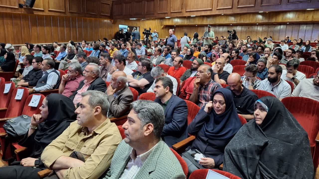 برای احیای سینمای ملی باید فیلمسازان استانها حمایت شوند