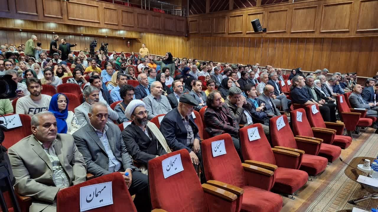 قزوین به شایستگی میزبانی جشنواره فیلم کوتاه را بر عهده گرفت قزوین به شایستگی میزبانی جشنواره فیلم کوتاه را بر عهده گرفت