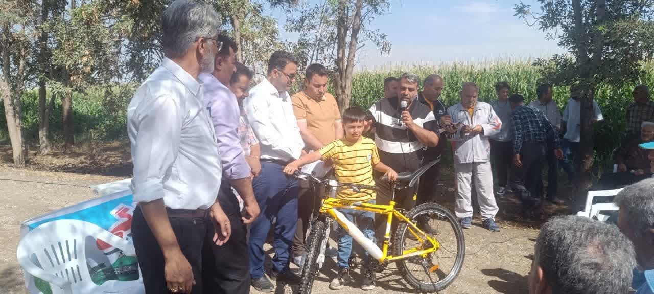 برگزاری همایش بزرگ پیاده روی خانواده در آبیک برگزار شد