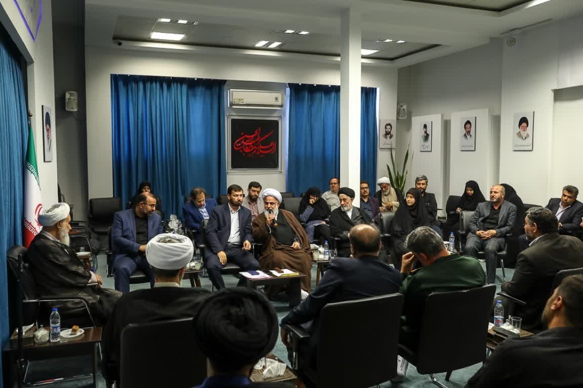 مسئولان فرهنگی کتب مفید را به جوانان معرفی کنند مسئولان فرهنگی کتب مفید را به جوانان معرفی کنند