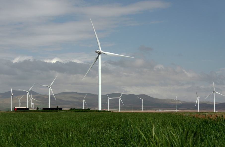 توسعه نیروگاههای تجدید پذیر در استان قزوین را جدی بگیریم