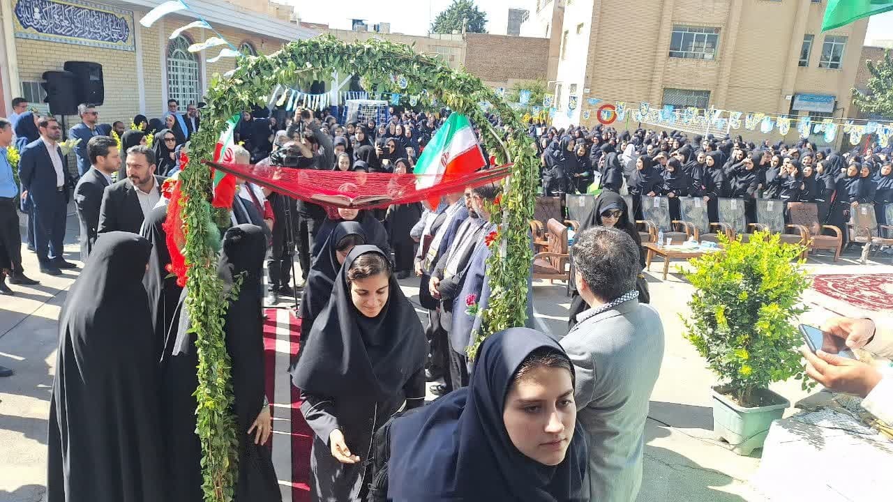 خانواده ها بزرگترین شریک نظام تعلیم و تربیت در جامعه هستند