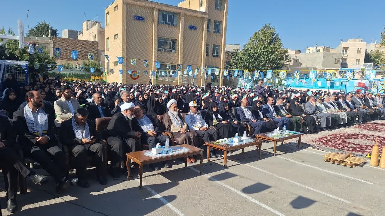 خانواده ها بزرگترین شریک نظام تعلیم و تربیت در جامعه هستند