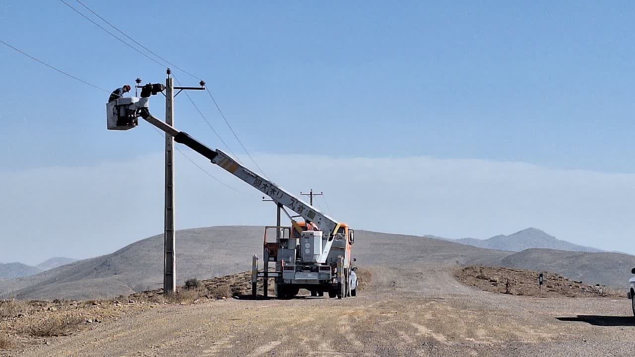 ششمین اقدام جهادی شرکت توزیع نیروی برق در طارم سفلی برگزار شد