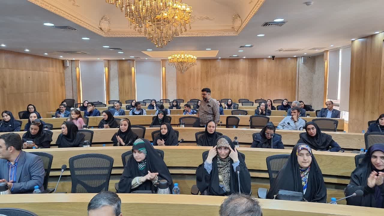 استانداران را سریعتر معرفی کنید انگیره ای در پیگیری مشکلات اقتصادی نیست استانداران را سریعتر معرفی کنید انگیره ای در پیگیری مشکلات اقتصادی نیست