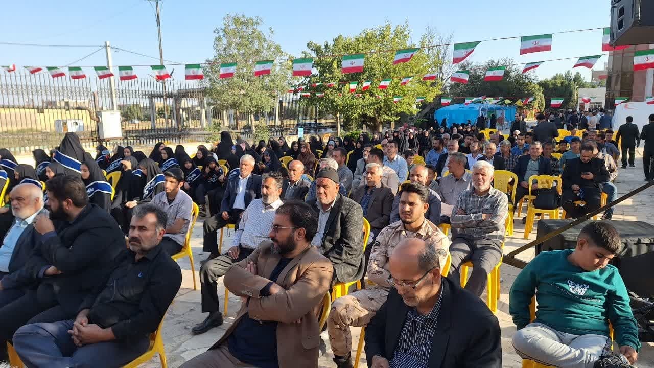 عزت و عظمت و اقتدار ایران اسلامی مدیون خون شهداست عزت و عظمت و اقتدار ایران اسلامی مدیون خون شهداست