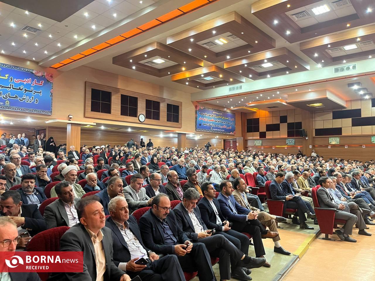 برگزاری آیین تکریم و معارفه استاندار گیلان با حضور وزیر کشور برگزاری آیین تکریم و معارفه استاندار گیلان با حضور وزیر کشور