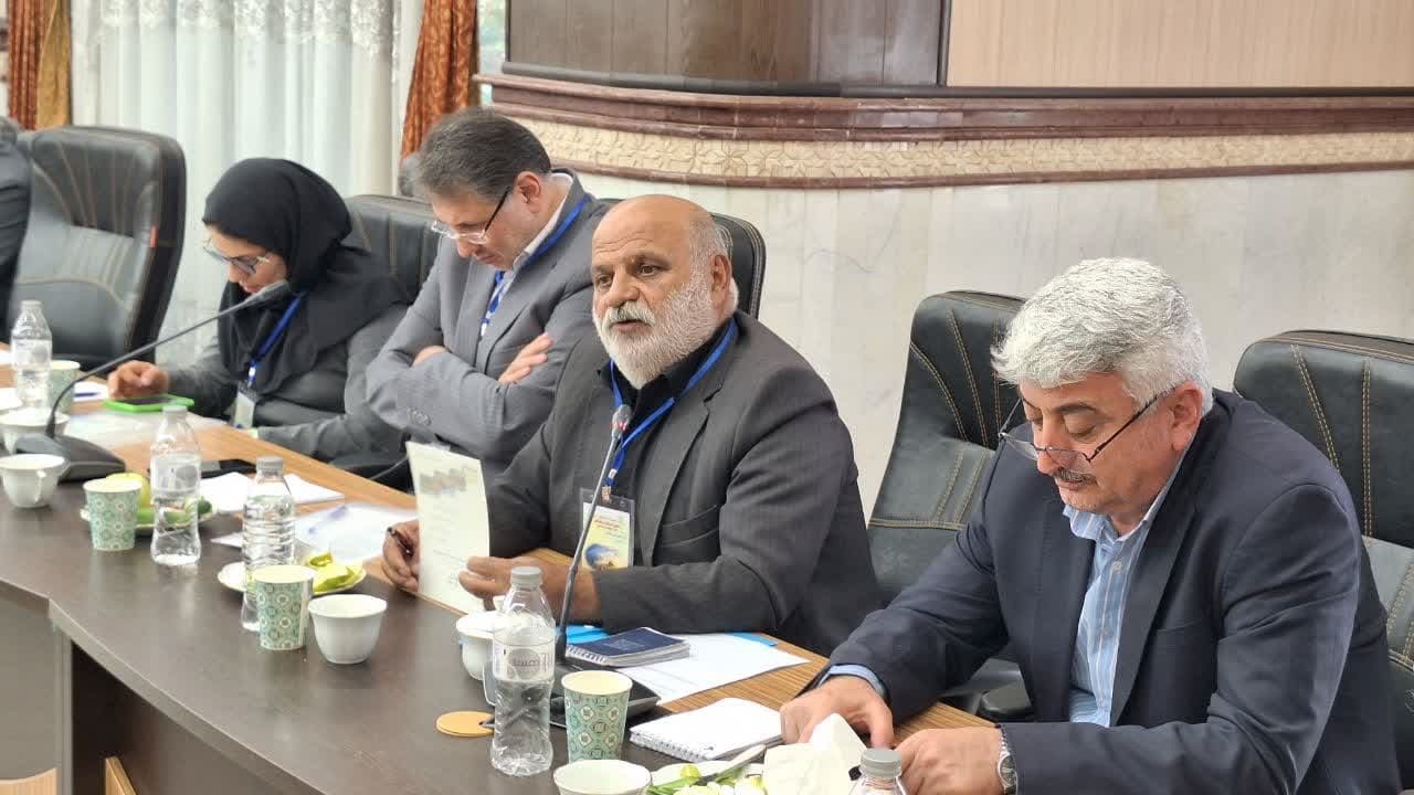 مدیران برای حل مشکلات کشاورزان باید وارد عرصه و میدان عمل شوند مدیران برای حل مشکلات کشاورزان باید وارد عرصه و میدان عمل شوند