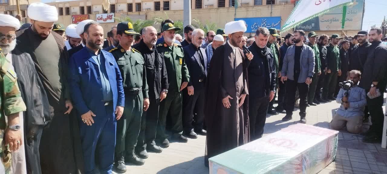 مراسم وداع و خاکسپاری پیکر مطهر شهید مدافع حرم در خرمشهر برگزار شد