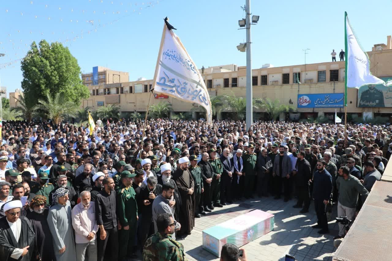 مراسم وداع و خاکسپاری پیکر مطهر شهید مدافع حرم در خرمشهر برگزار شد