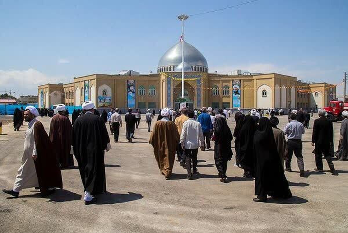 کمک ۴۶۰ میلیون تومانی نمازگزاران جمعه قم به مردم لبنان