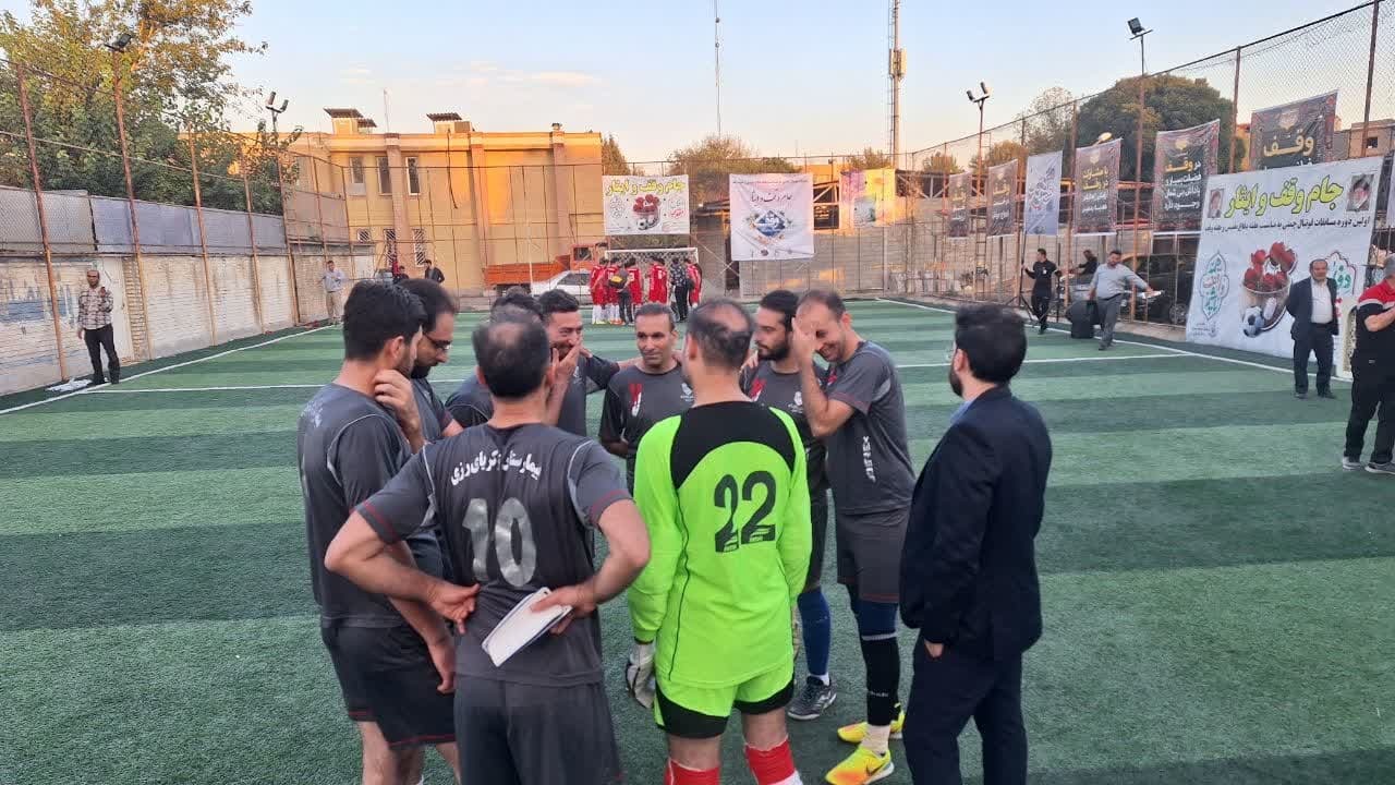 مسابقات فوتبال چمنی ادارات قزوین آغاز شد 