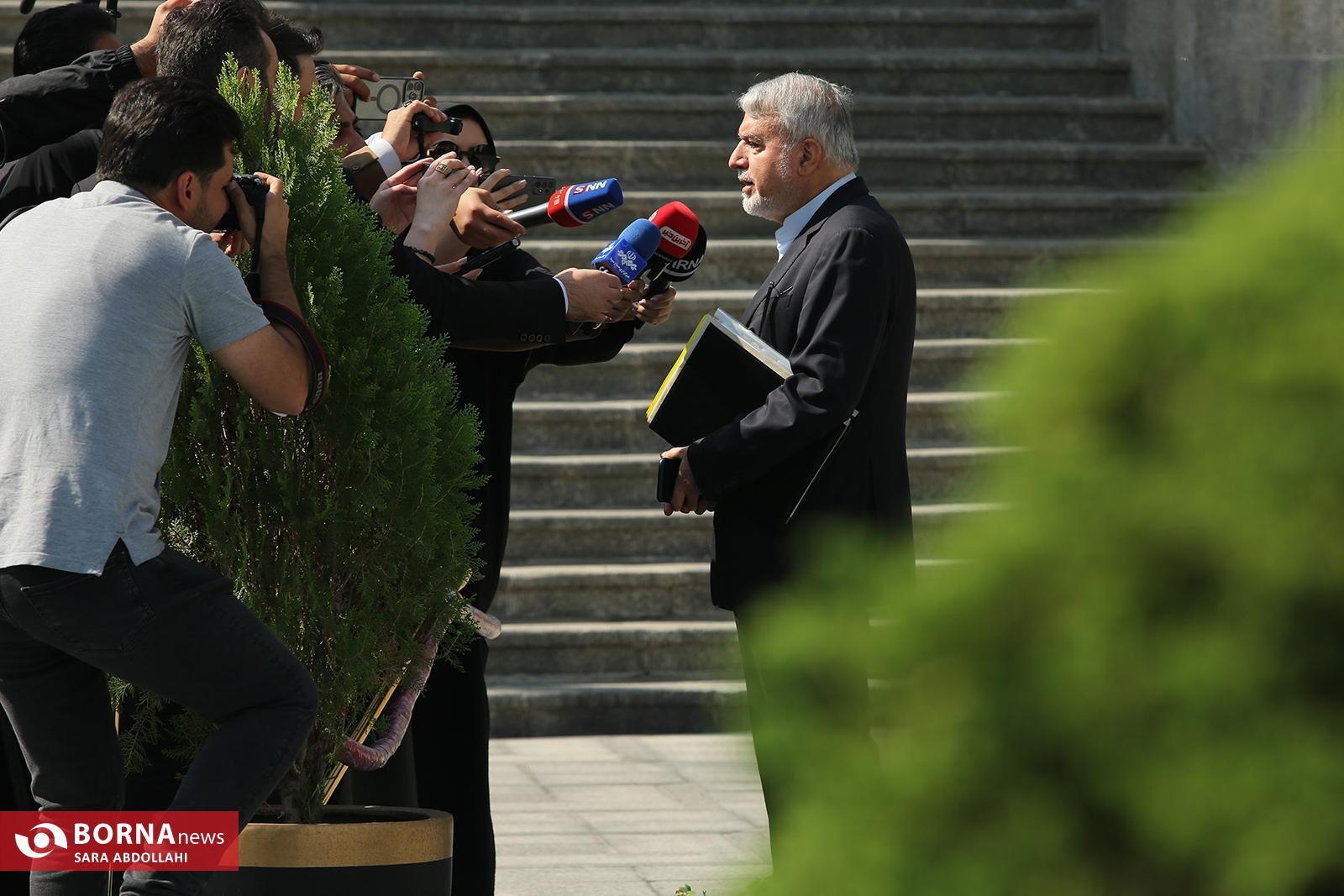 در نیم‌روز حاشیه جلسه هیات دولت چه گذشت؟