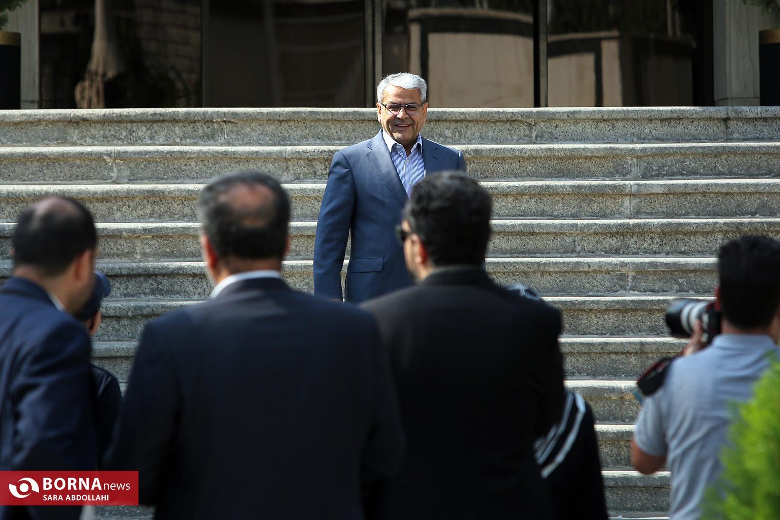 در نیم‌روز حاشیه جلسه هیات دولت چه گذشت؟