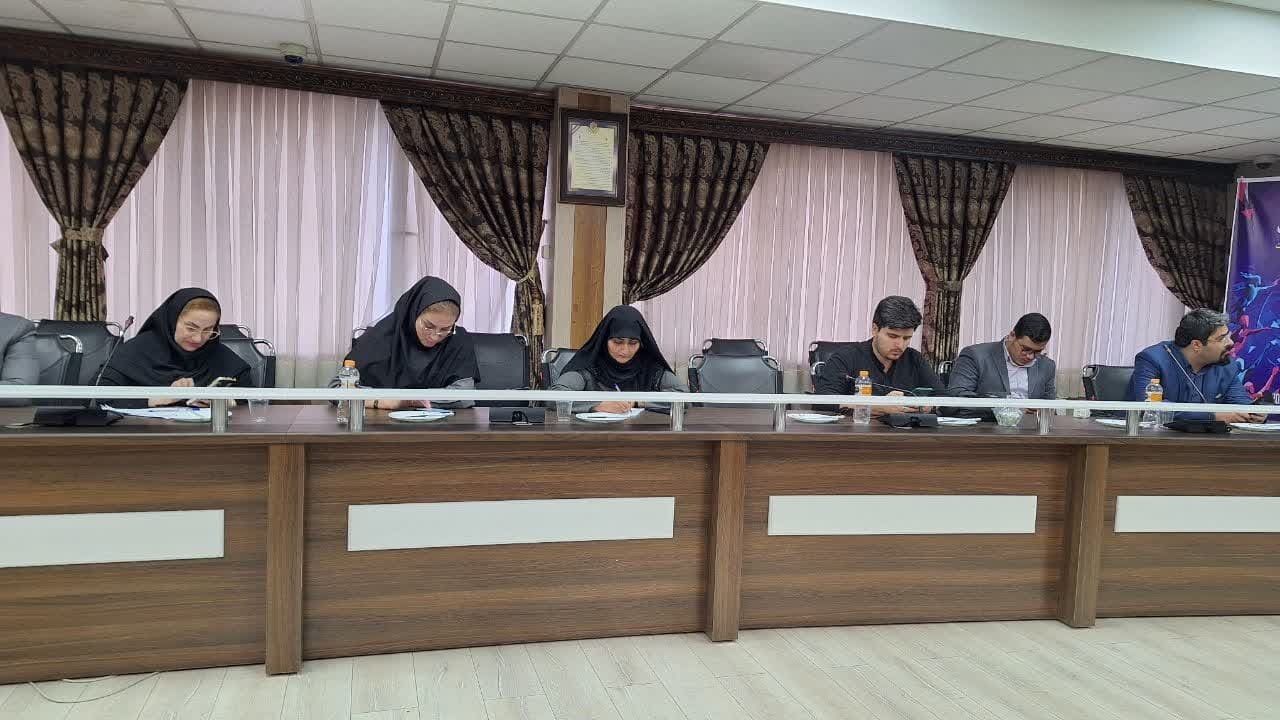 اداره پست استان قزوین برای اولین بار از زیان دهی خارج و سودآور شد اداره پست استان قزوین برای اولین بار از زیان دهی خارج و سودآور شد