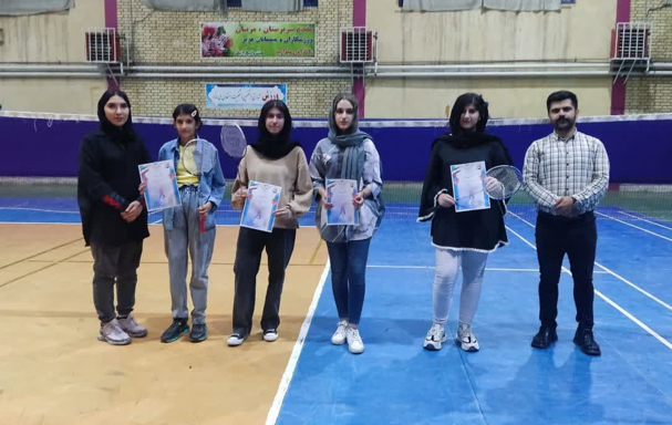 نفرات برتر مسابقات بدمینتون در شهرستان آبیک مشخص شدند