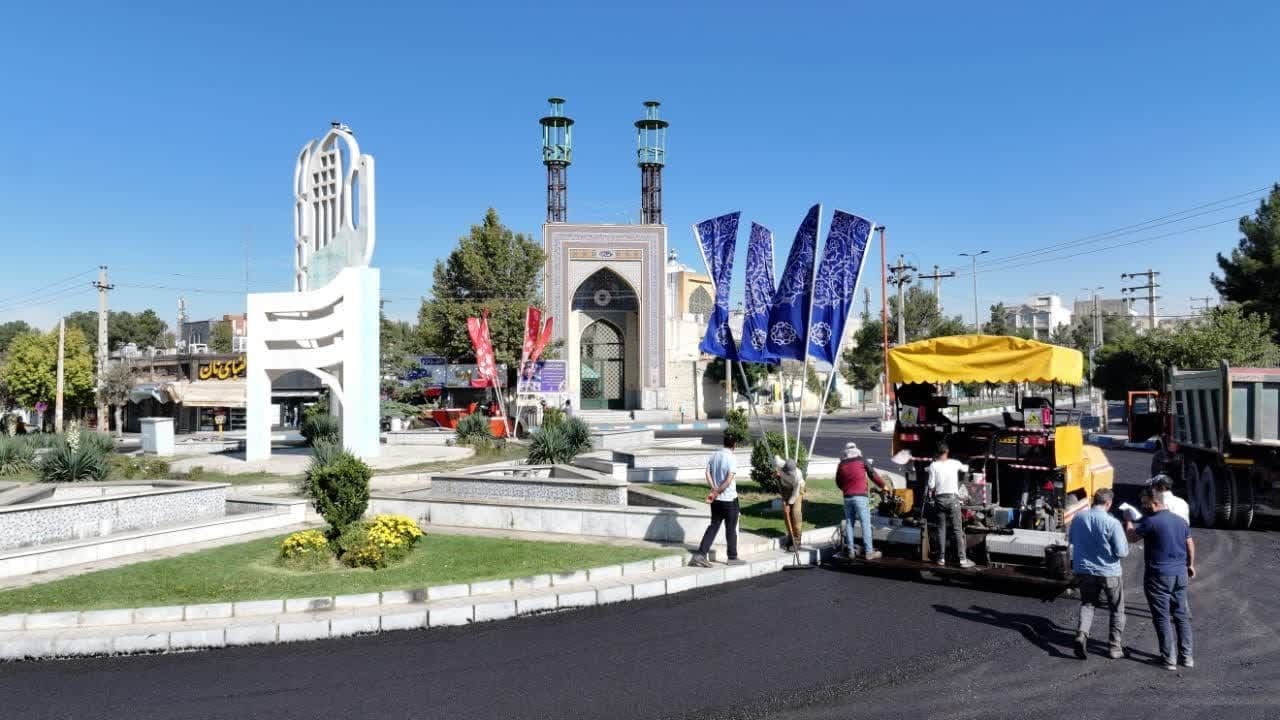 نصب مبلمان شهری در نقاط مختلف شهرمحمدیه در حال انجام است