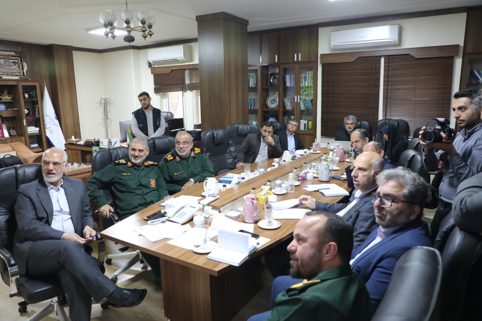 استاندار خوزستان: ۲۸ کیلومتر جاده دسترسی به منطقه محروم احمدفداله امسال بهره برداری خواهد شد / آبرسانی به ۱۸۵ روستای خوزستان