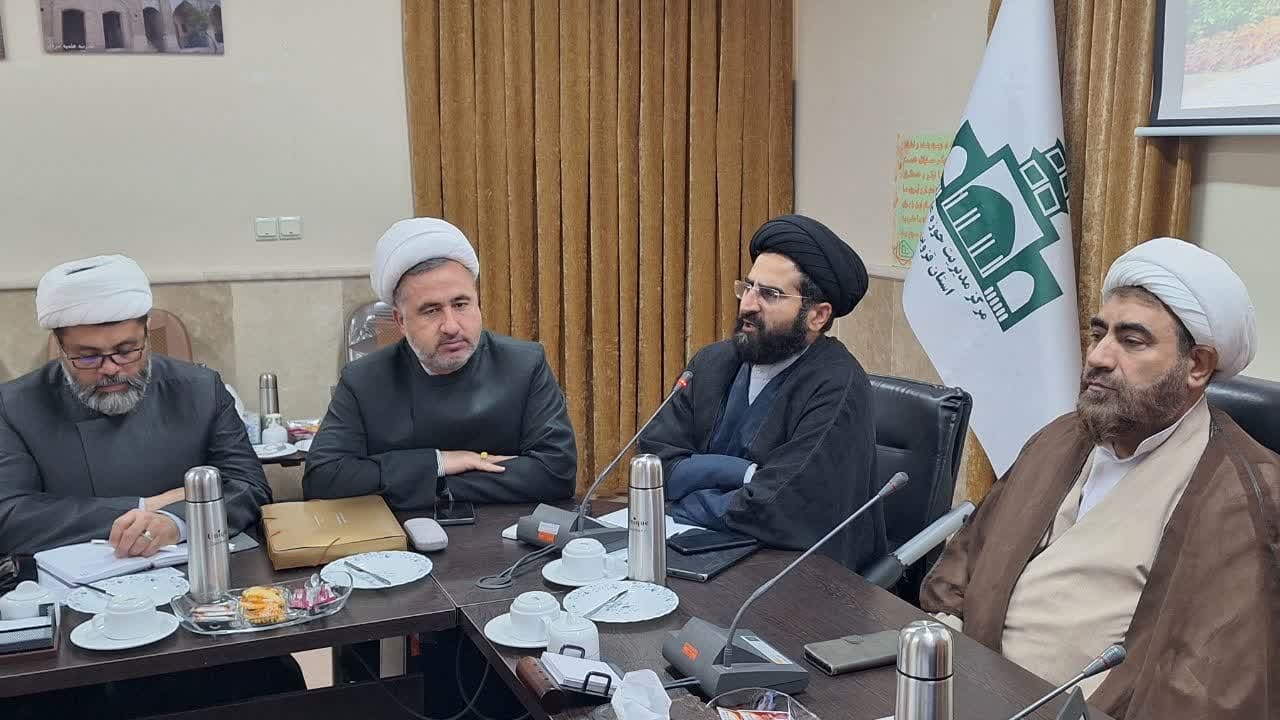 مدیریت منابع پایدار حوزه‌های علمیه باید در اختیار حوزه‌ها باشد